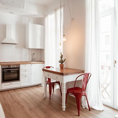Mercanti Modern Flat - Balcony - Torino Centro Esterno foto